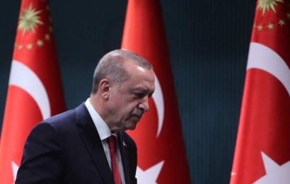 Общенациональная скорбь: в Турции объявлен траур