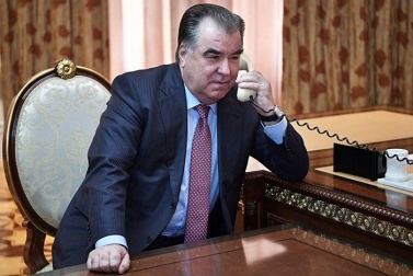 Президент поручил обеспечить семьи в Таджикистане продуктами на 2 года