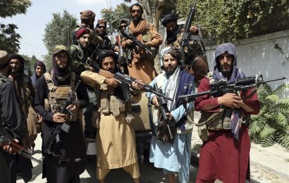 Основатель “Талибана” — символ разрушения для молодого поколения