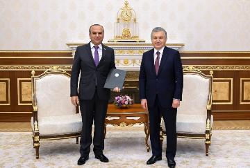 Президент Узбекистана принял посла Таджикистана