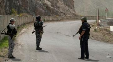 Кыргызстан размещает дополнительные военные силы на границе с Таджикистаном