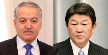 Телефонный разговор министров иностранных дел Таджикистана и Японии