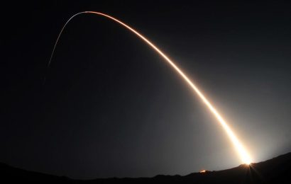 Компания SpaceX произвела одновременный запуск рекордного числа спутников