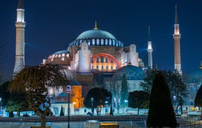 США и Европа осудили решение Турции изменить статус собора Святой Софии