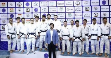 Исмоил Махмадзоир наградил победителей чемпионата Таджикистана по дзюдо денежными призами