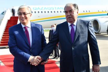 Встреча Президента Республики Казахстан Касым-Жомарта Токаева в Международном аэропорту Душанбе