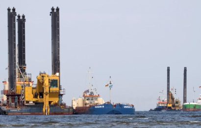 Помпео: инвесторы российских трубопроводных проектов рискуют попасть под санкции