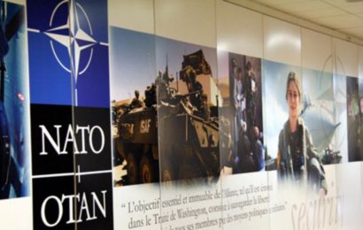 СМИ: НАТО планирует оставить войска в ИРА по истечении крайнего срока в мае