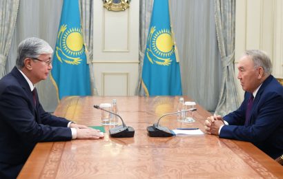 Токаев потребовал от разбогатевших при помощи Назарбаева компаний и олигархов делиться доходами с народом