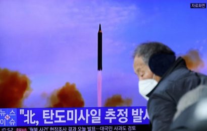 Япония заявила, что КНДР запустила баллистическую ракету
