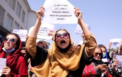 Митинг женщин в Кабуле: талибы применили слезоточивый газ