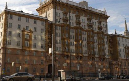 США планируют закрыть два оставшихся консульства в России