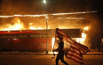 В США протесты переросли в беспорядки