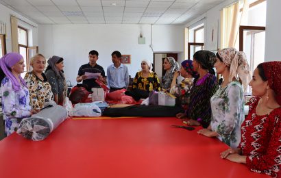 МТЦ подготовил тренеров по повышению навыков шитья в Кулябе и Дангаре