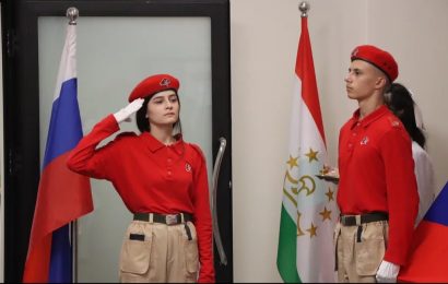 В Душанбинской школе имени Гагарина открыли классы в честь героев Таджикистана
