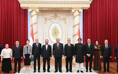Президент Республики Таджикистан Эмомали Рахмон принял верительные грамоты от ряда новых зарубежных послов