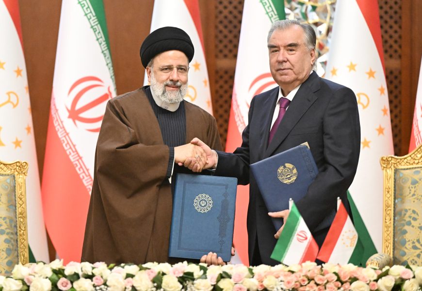 Таджикистан и Иран подписали почти 20 документов о сотрудничестве