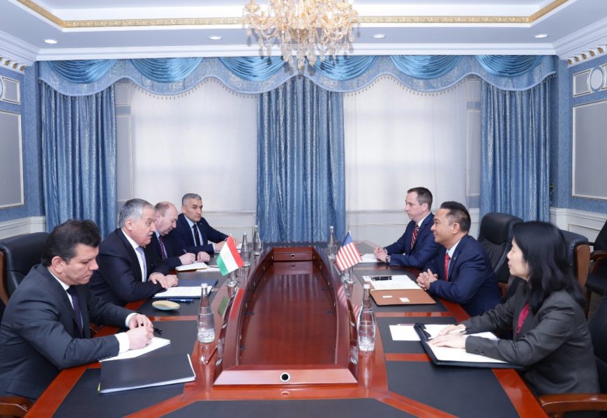 Министр иностранных дел Таджикистана принял Посла США
