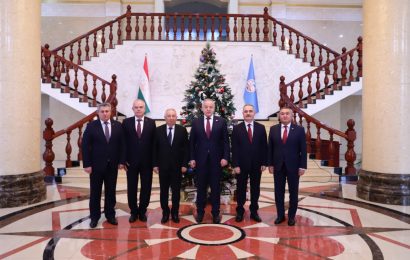 Министр иностранных дел Таджикистана провел встречу с послами Азербайджана, Беларуси, Казахстана, России и Узбекистана