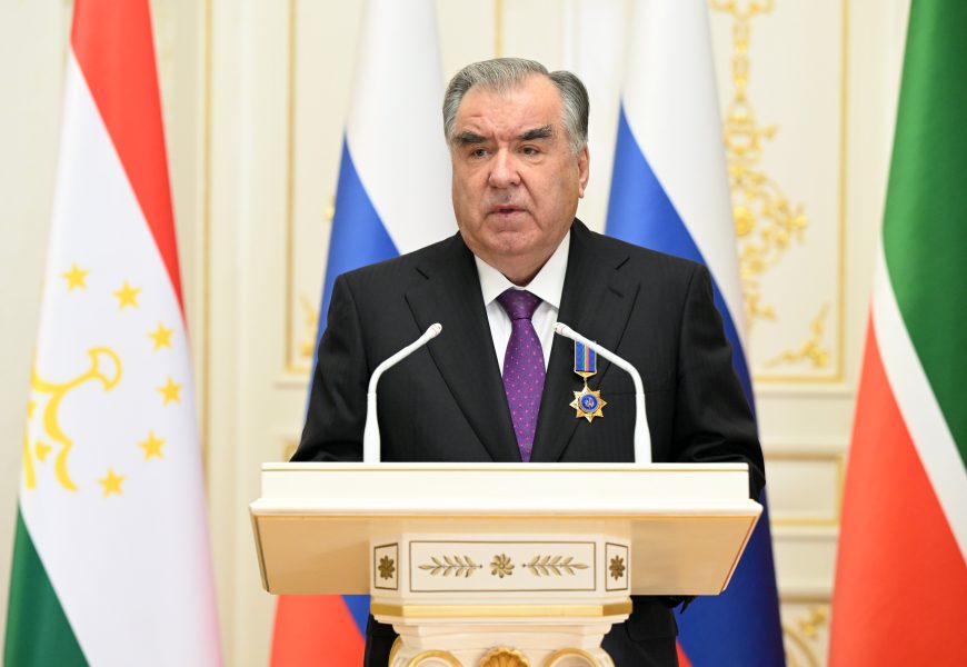 Президент Республики Таджикистан награжден орденом «Дуслык» Республики Татарстан