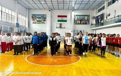 Женские соревнования по волейболу на Кубок Председателя города Душанбе, посвященные Дню матери.