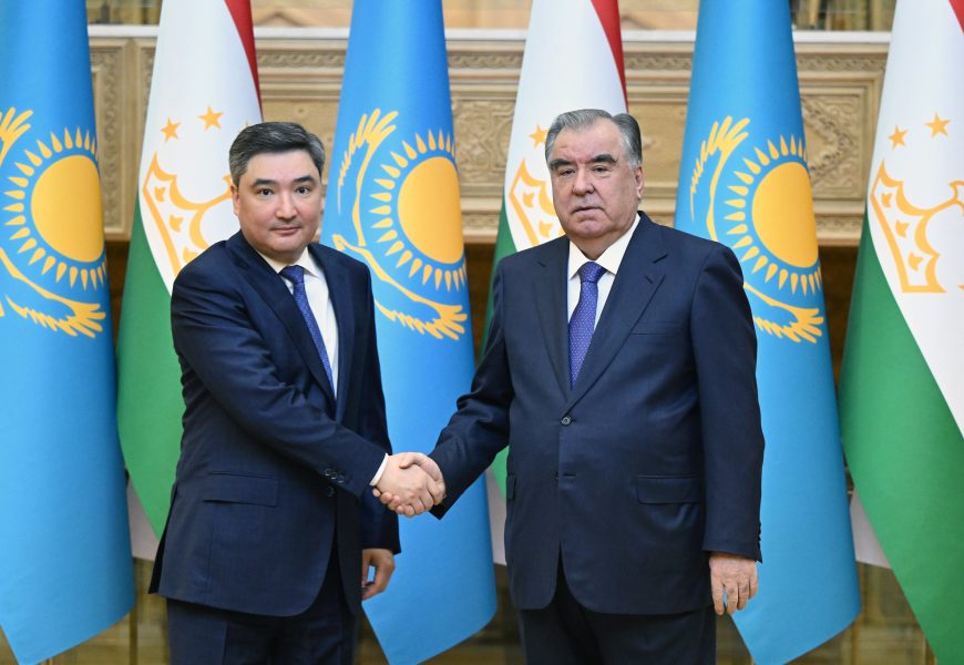 Президент Республики Таджикистан принял Премьер-министра Казахстана