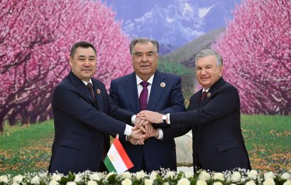 Маросими имзои қарордоди сеҷониба, байни Тоҷикистону Қирғизистону Ӯзбекистон