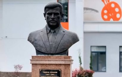Рӯнамоӣ аз нимпайкараи Одина Ҳошим дар шаҳри Душанбе