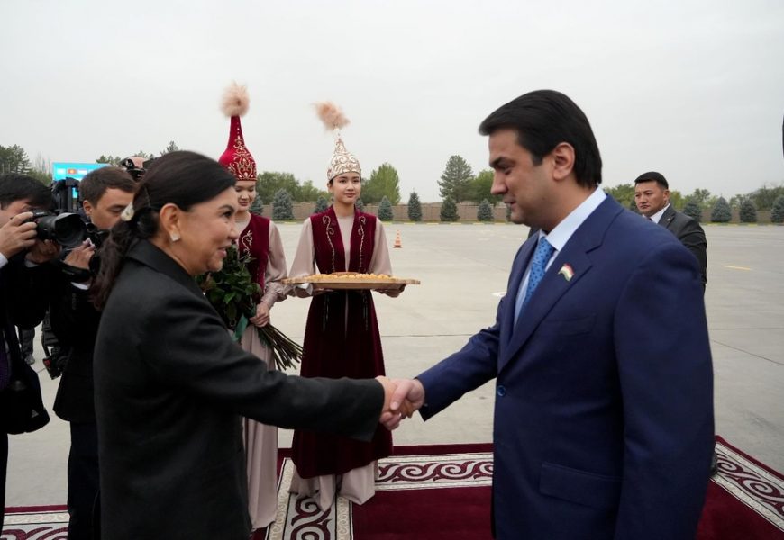 Ҳайатҳои парлумонии Қазоқистон, Ӯзбекистон ва Тоҷикистон ба Бишкек омаданд