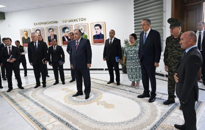 Ифтитоҳи фосилавии 3 муассисаи таҳсилоти миёнаи умумӣ, 2 кӯдакистон, Маркази варзишии сайёҳӣ ва осорхонаи таърихӣ дар ноҳияи Ховалинг