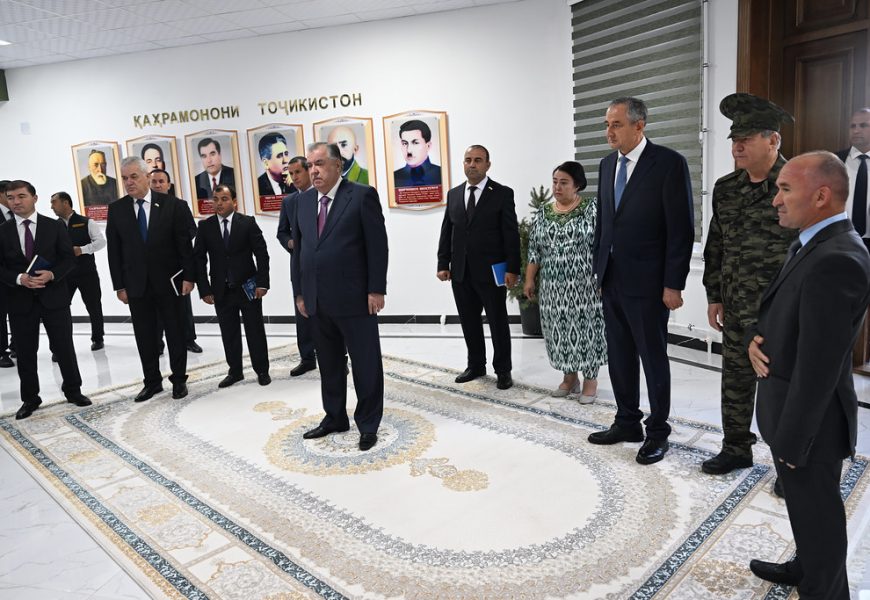 Ифтитоҳи фосилавии 3 муассисаи таҳсилоти миёнаи умумӣ, 2 кӯдакистон, Маркази варзишии сайёҳӣ ва осорхонаи таърихӣ дар ноҳияи Ховалинг