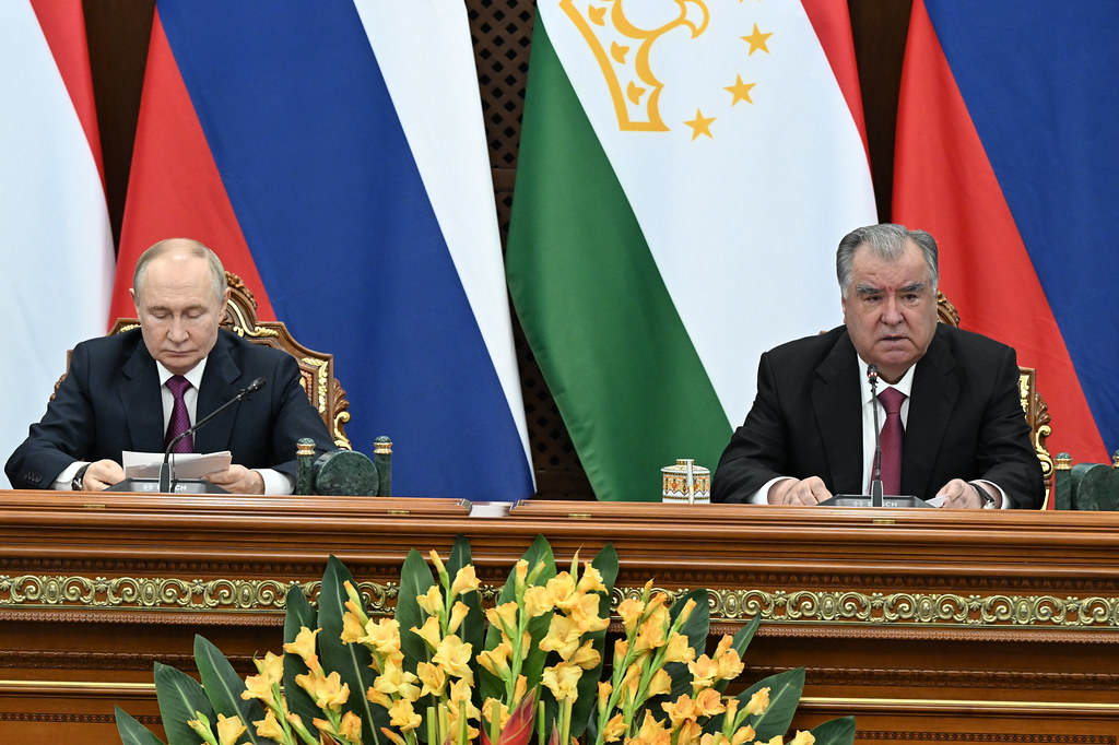 Пресс-конференция глав государств Таджикистана и России