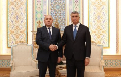 Мулоқоти Прокурори генералии Ҷумҳурии Тоҷикистон бо Прокурори генералии Ҷумҳурии Қирғизистон Мулоқоти Прокурори генералии Ҷумҳурии Тоҷикистон бо Прокурори генералии Ҷумҳурии Қирғизистон