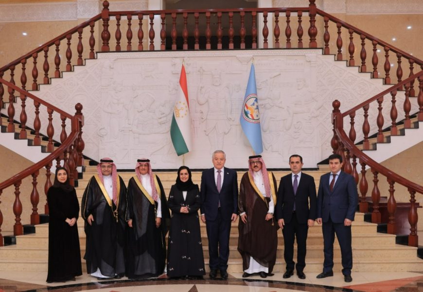 Вазири корҳои хориҷии Ҷумҳурии Тоҷикистон бо раиси Кумитаи ҳуқуқи инсони Арабистони Саудӣ мулоқот намуд Вазири корҳои хориҷии Ҷумҳурии Тоҷикистон бо раиси Кумитаи ҳуқуқи инсони Арабистони Саудӣ мулоқот намуд