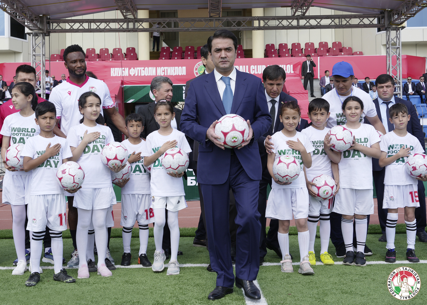 Федератсияи футболи Тоҷикистон дараҷаи тиллоии Хартияи футболи оммавии КФО-ро ба даст овард