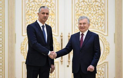 Сафири Тоҷикистон эътимодномаи худро ба Президенти Ӯзбекистон cупорид