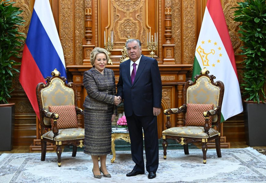 Президенти Ҷумҳурии Тоҷикистон Эмомалӣ Раҳмон Валентина Матвиенкоро ба ҳузур пазируфтанд Президенти Ҷумҳурии Тоҷикистон Эмомалӣ Раҳмон Валентина Матвиенкоро ба ҳузур пазируфтанд