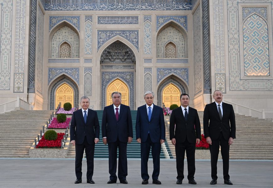 Боздиди Сарвари давлат Эмомалӣ Раҳмон аз Маркази тамаддуни исломии шаҳри Тошкент Боздиди Сарвари давлат Эмомалӣ Раҳмон аз Маркази тамаддуни исломии шаҳри Тошкент