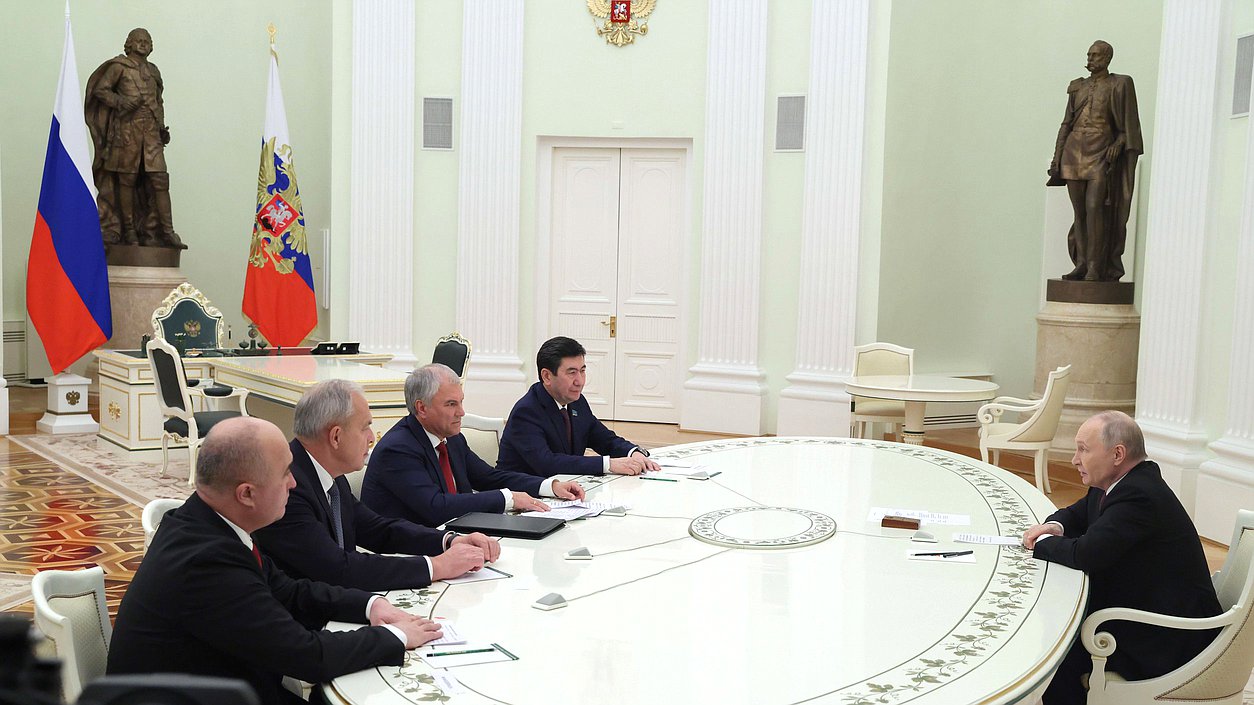 Вохӯрии Президенти Федератсияи Русия бо раисони парлумонҳои давлатҳои узви СААД