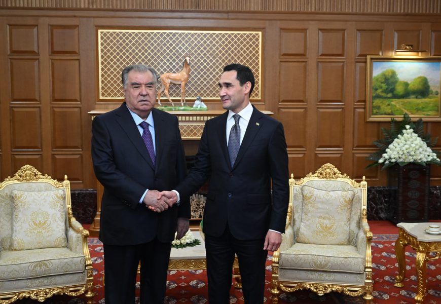 Вохӯрии Сарвари давлат Эмомалӣ Раҳмон бо Президенти Туркманистон Сердар Бердимуҳамедов