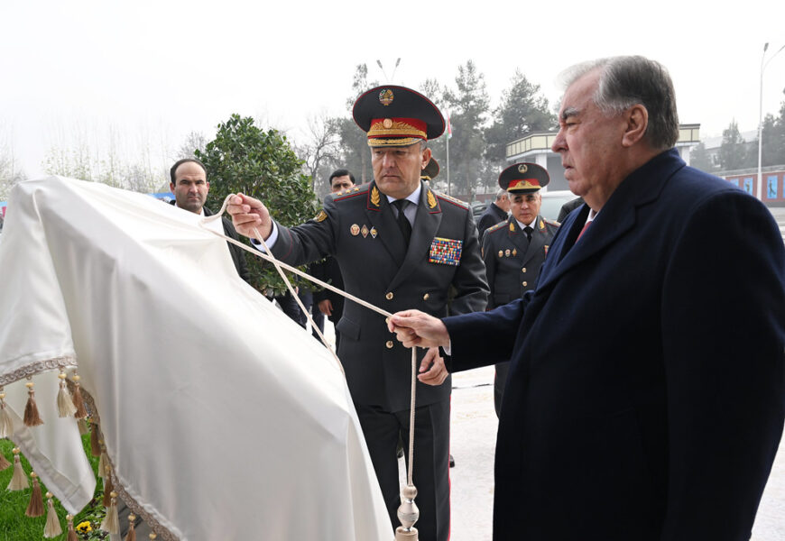 Ифтитоҳи бинои маъмурӣ ва хобгоҳ дар қисми ҳарбии 3503-и қӯшунҳои дохилии ВКД- Ҷумҳурии Тоҷикистон дар Бохтар Ифтитоҳи бинои маъмурӣ ва хобгоҳ дар қисми ҳарбии 3503-и қӯшунҳои дохилии ВКД- Ҷумҳурии Тоҷикистон дар Бохтар