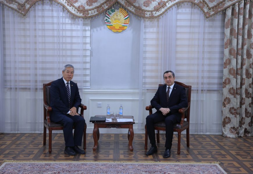 Мулоқоти Фаррух Ҳамрализода бо Сафири Ҷумҳурии Мардумии Чин