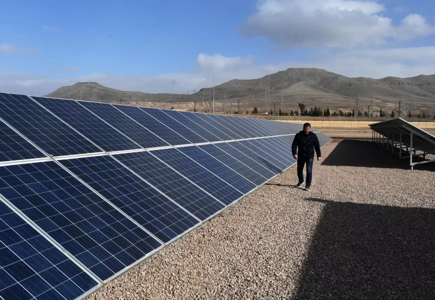 В Таджикистане реализуют первый масштабный проект солнечной энергетики В Таджикистане реализуют первый масштабный проект солнечной энергетики