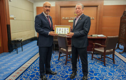 Сафири Тоҷикистон бо муовини Сарвазири Малайзия мулоқот намуд Сафири Тоҷикистон бо муовини Сарвазири Малайзия мулоқот намуд