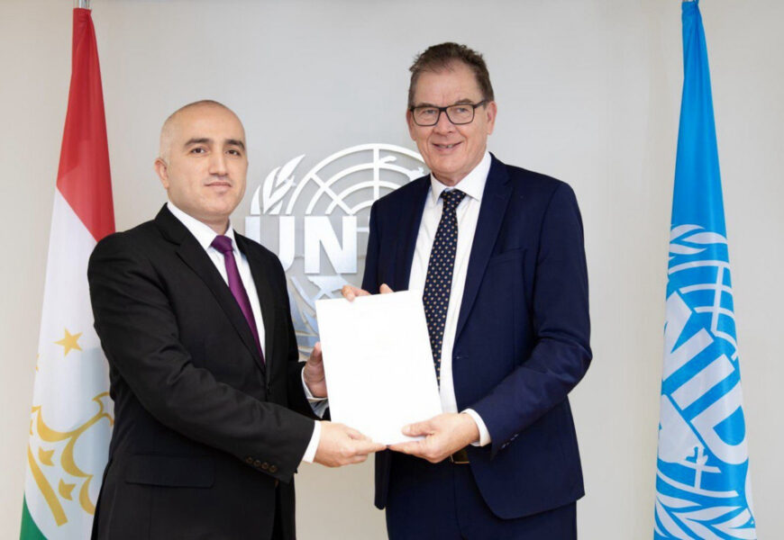 Мулоқоти намояндаи доимии Тоҷикистон бо директори Генералии UNIDO Мулоқоти намояндаи доимии Тоҷикистон бо директори Генералии UNIDO