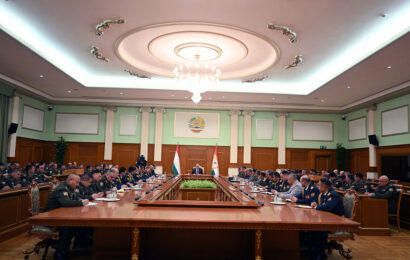 Пешвои миллат Эмомалӣ Раҳмон дар сохторҳои қудратӣ тағйироти кадрӣ анҷом доданд Пешвои миллат Эмомалӣ Раҳмон дар сохторҳои қудратӣ тағйироти кадрӣ анҷом доданд