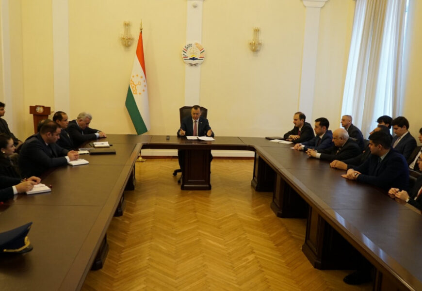 Мулоқоти Сафири Тоҷикистон бо донишҷӯёни тоҷик Мулоқоти Сафири Тоҷикистон бо донишҷӯёни тоҷик