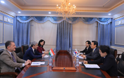 Идибек Каландар встретился с Джон Сонг Шиком Идибек Каландар встретился с Джон Сонг Шиком