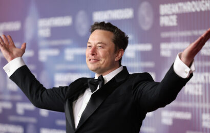 Маск согласился, что счастье за деньги не купишь Маск согласился, что счастье за деньги не купишь