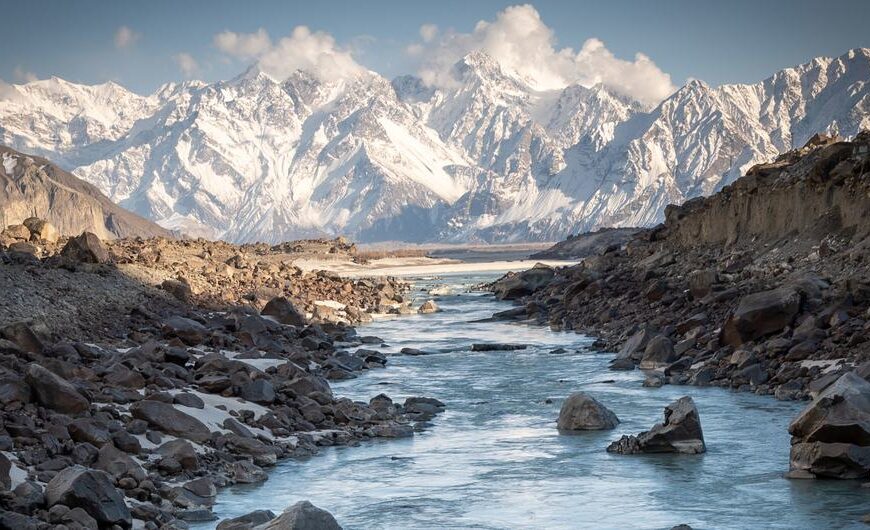 Эмомали Рахмон и Международный год сохранения ледников — 2025 Эмомали Рахмон и Международный год сохранения ледников — 2025